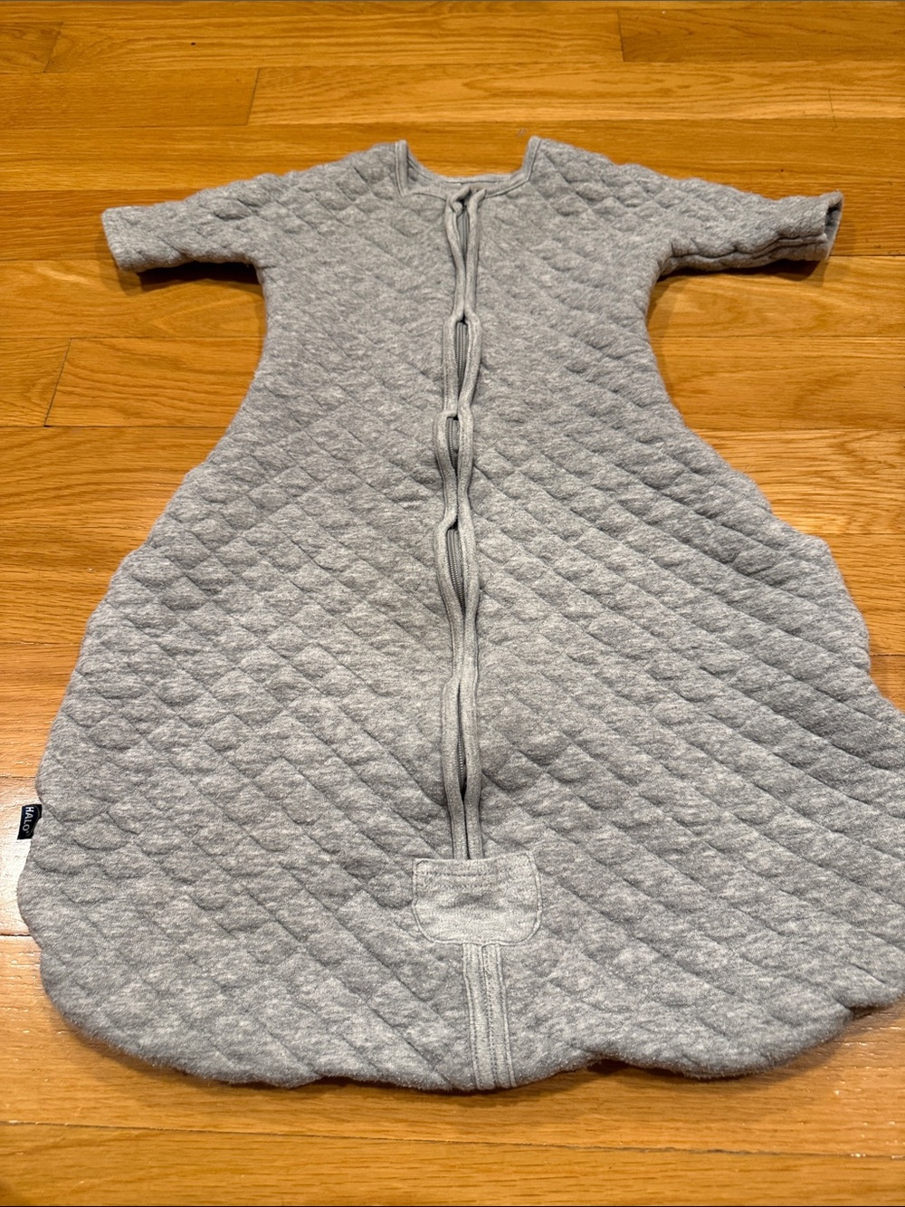 Halo sleepsack easy transition size medium 6-9 months.